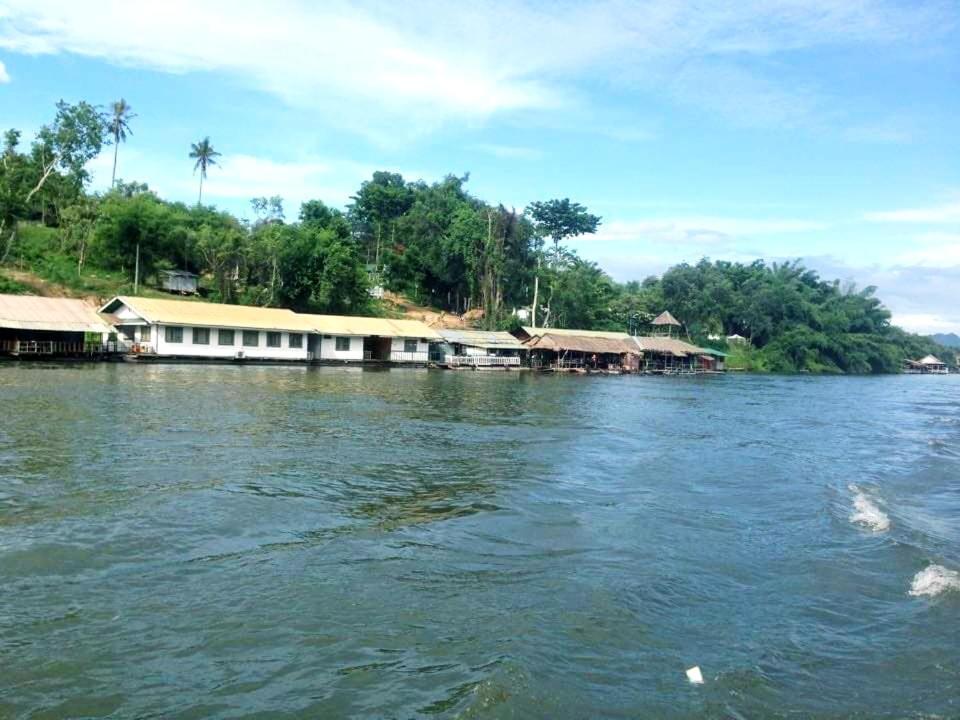 แพแหม่มทัวร์ Lejlighed Ban Huai Maenam Noi Eksteriør billede