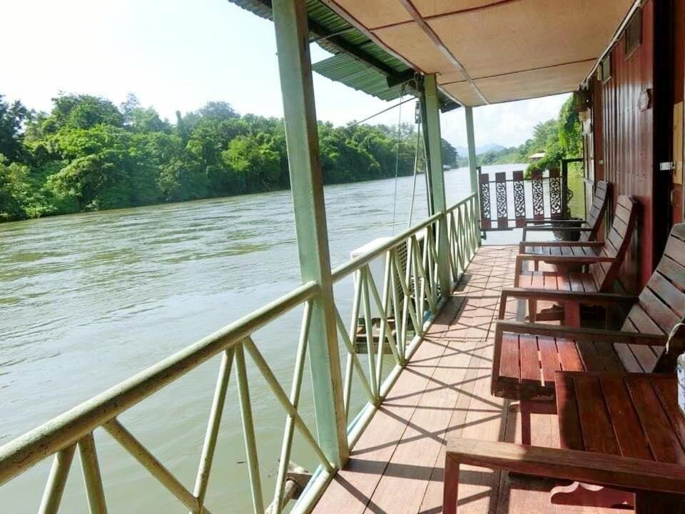 แพแหม่มทัวร์ Lejlighed Ban Huai Maenam Noi Eksteriør billede